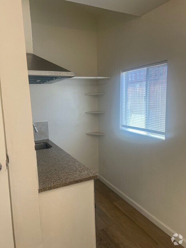 Building Photo - 3853 Bentley Ave Rental