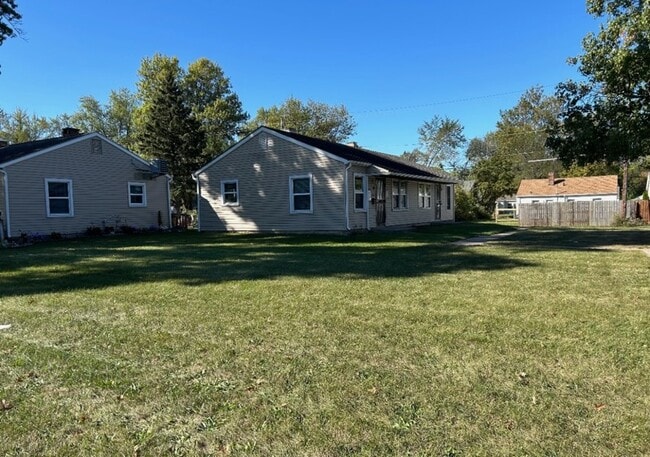 Photo - Anthony Wayne Villas and Flats
