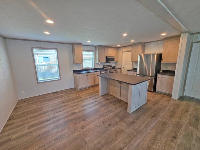 Photo - 781 W Walcott Rd