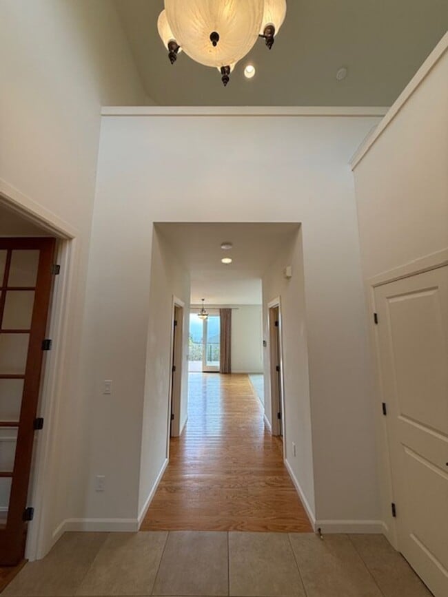 Photo - UPDATED CHAFFEY 4 BEDROOOM KINGSTON HOME FOR RENT WITH GREAT VIEWS!