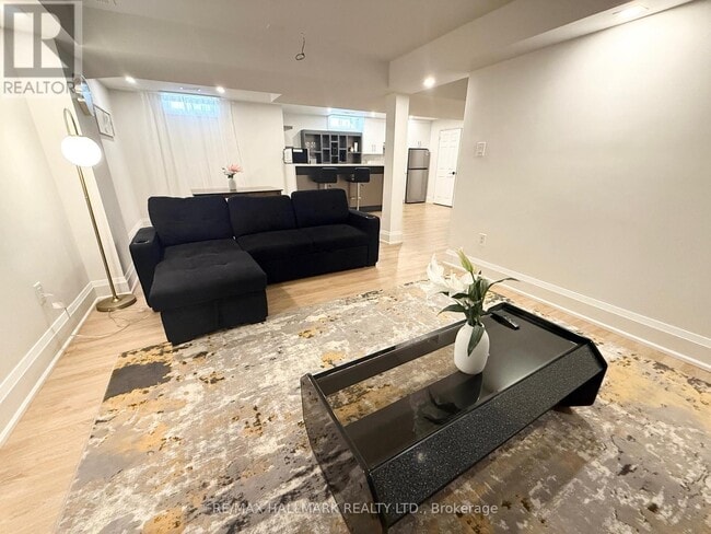 Photo - 7 Charing Crescent