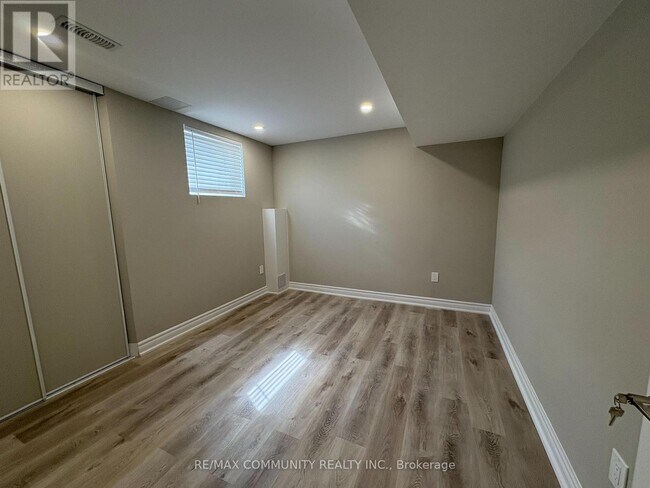 Photo - 60 St Hubert Dr