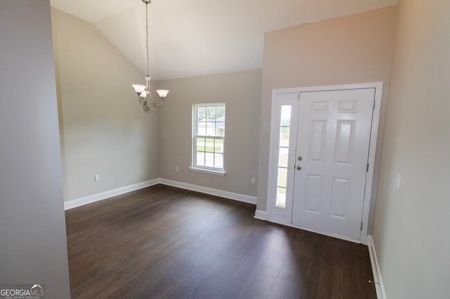 Photo - 210 Stillwater Dr