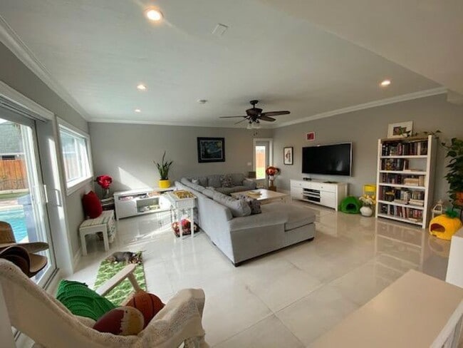 Photo - 6601 Lake Clarke Dr