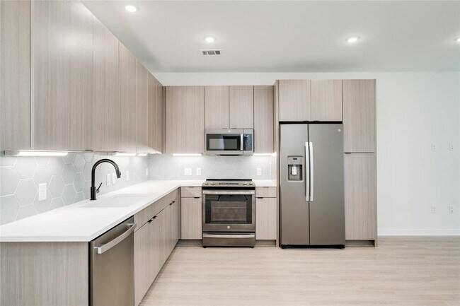 Photo - 4802 S Congress Ave Unit 121