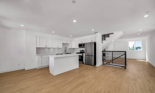 Photo - 227 N Park View St Unit 229B