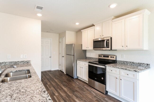 Photo - 2207 Southlea Dr