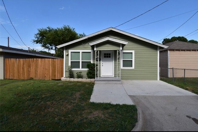 Building Photo - 1212 N College St