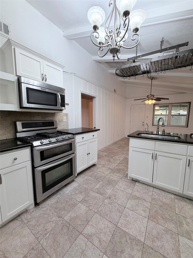 Photo - 618 Sulphur St
