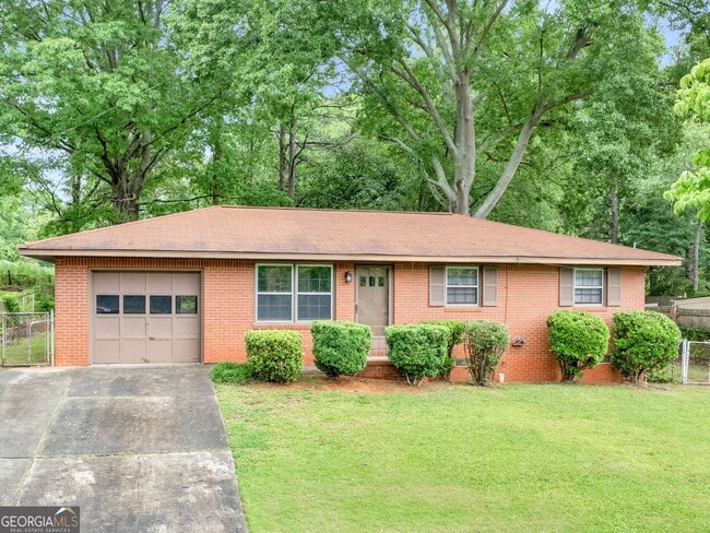 Building Photo - 836 Oakdale Dr