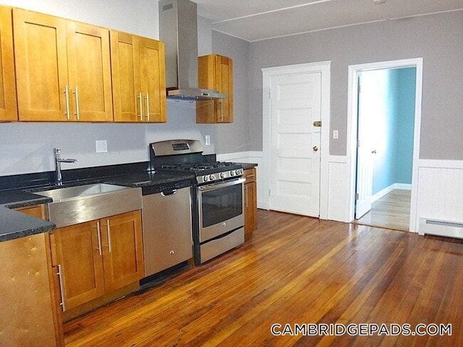 Building Photo - 173 Rindge Ave Unit 3L