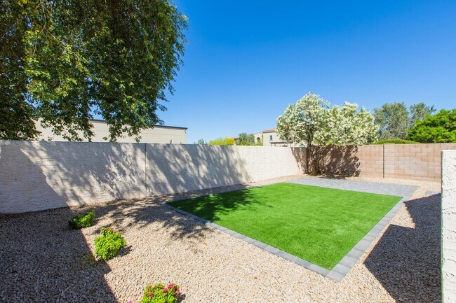 Photo - 23554 N 73rd Pl