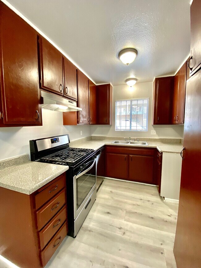 Photo - 1890 Chestnut Ave Unit 101