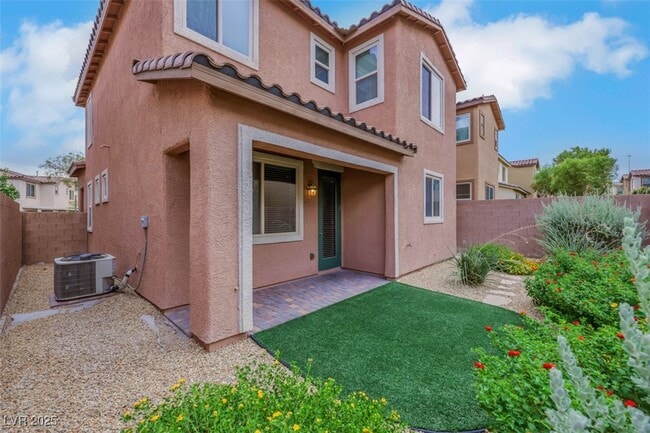 Building Photo - 12391 Pinetina St