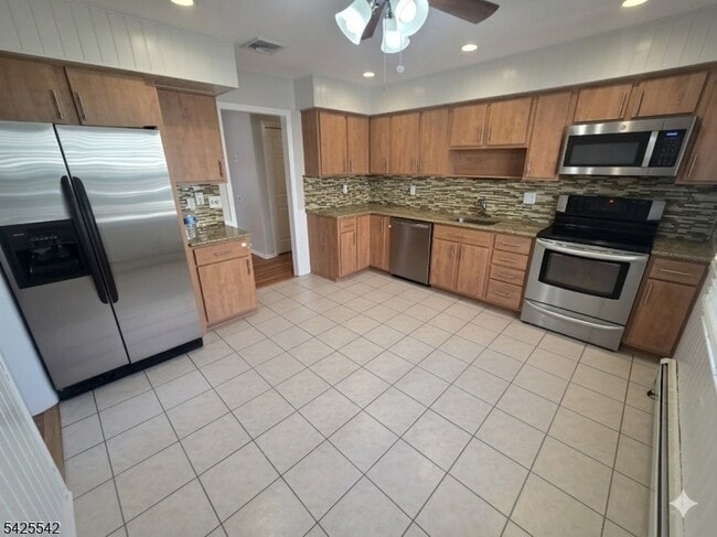 Photo - 101 Bloomingdale Ave