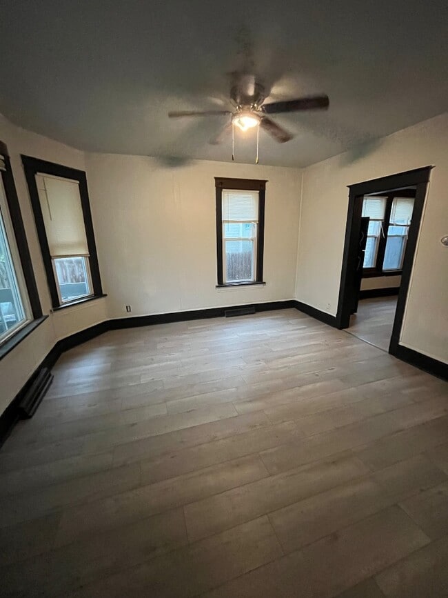 Building Photo - 2219 53rd St Rental