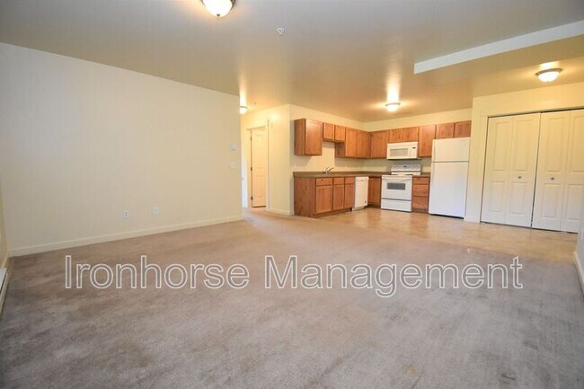 807 W Villard St Unit #15