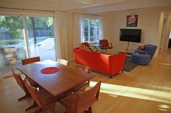 Photo - 1854 Lake St