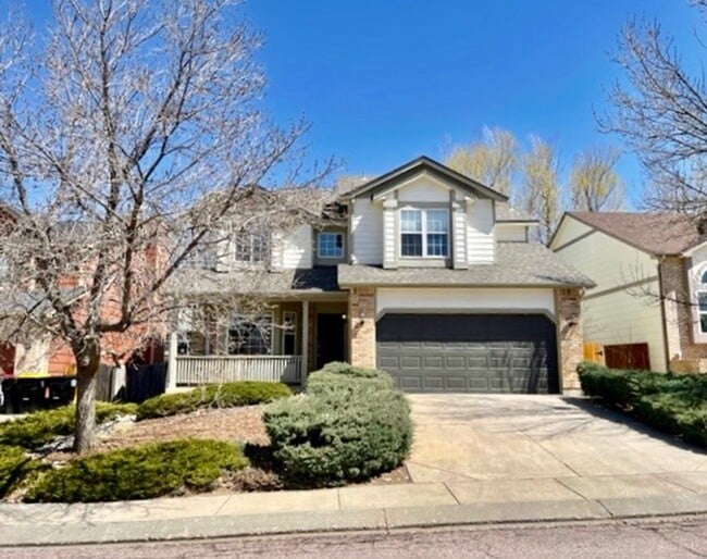 Building Photo - Two Story 4 Bed/2.5 Bath Home in Walking Distance to Cottonwood Park