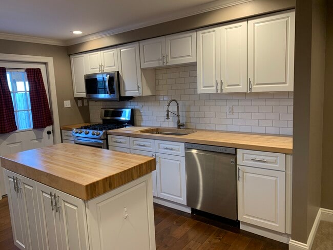 91 Park St Unit Gorgeous Apartment