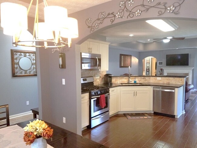 Photo - POOL Service INCLUDED Beautiful 3 Bedroom, 2 Bath, 2 Car Garage Home in Brookstone subdivision in...