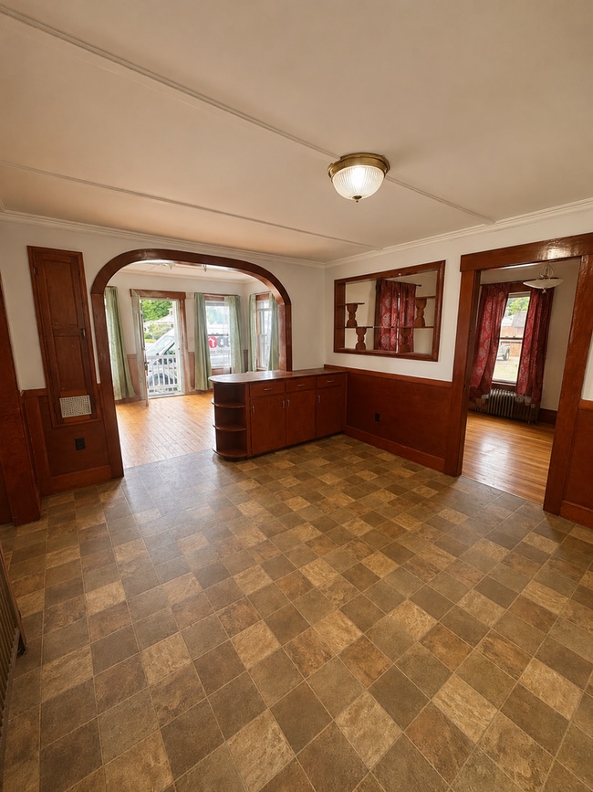 Building Photo - Spacious 4-Bedroom Home with Garage, Fenced Yard & Historic Character | Rochester, NH