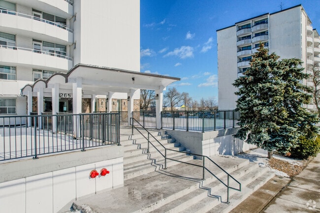 Building Photo - Argyle