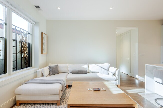 Photo - 270 15th St SE Unidad 102