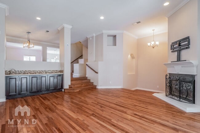 5117 Renaissance Ave