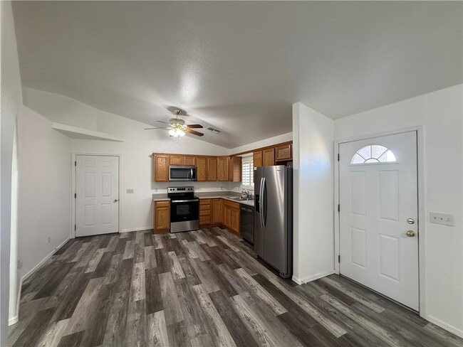 Photo - 1480 College Dr