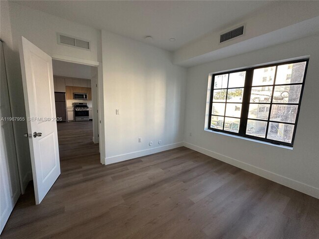 Photo - 1619 Jefferson Ave Unit 8