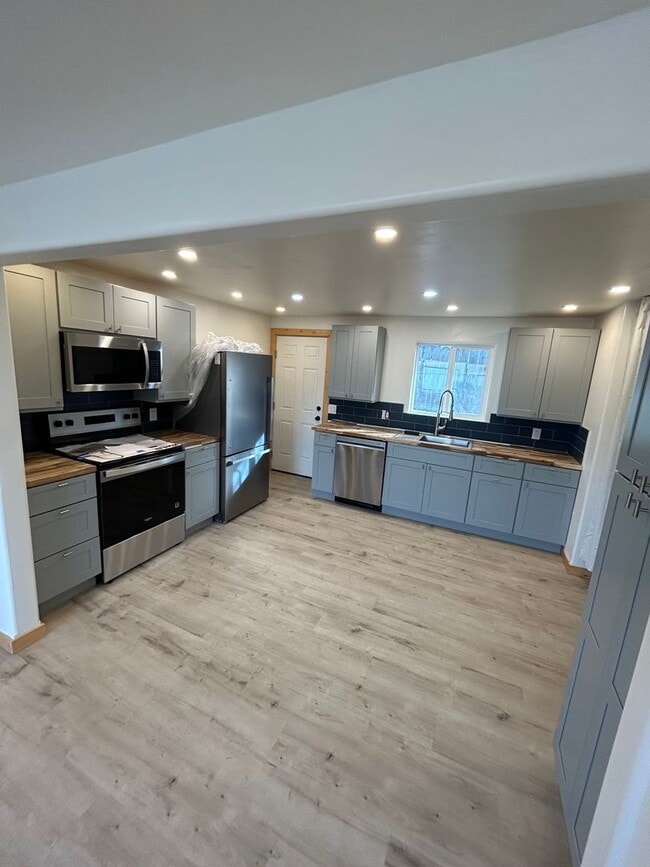 Photo - 156-166 A St W (CG) Unidad 156 A St W