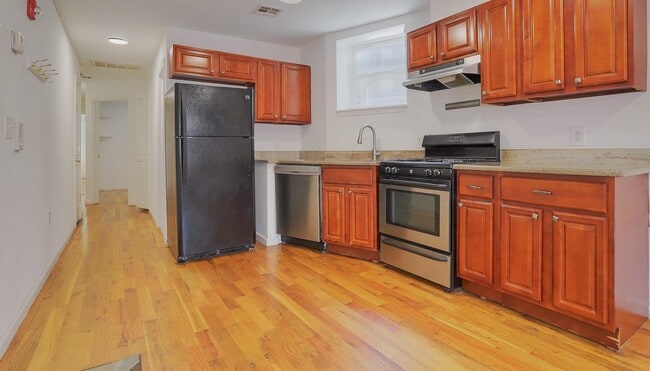 Photo - 236 Van Horne St Unit 3B