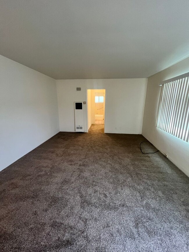 263 N Dos Caminos Ave