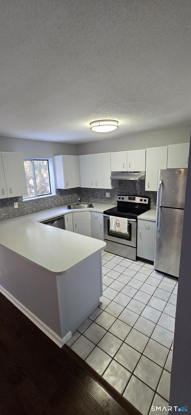 Photo - 925 Oronoke Rd Unit 12C