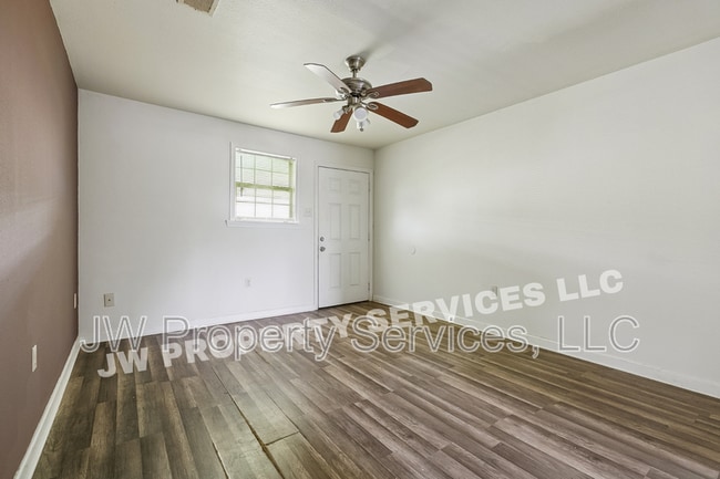 204 Wilker Neal Ave