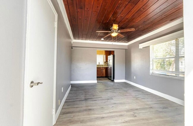 Photo - 112 W 34th St