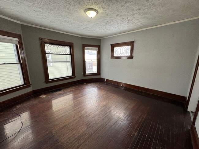 Photo - 4 bedroom 1 bath house in Rock Island