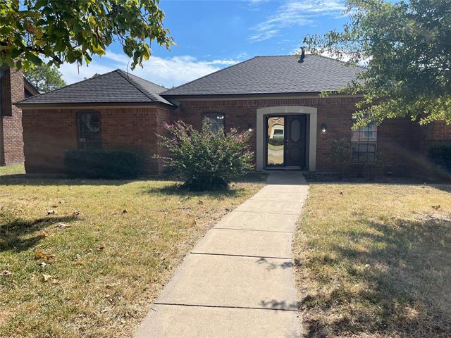 Photo - 213 Circleview Dr S