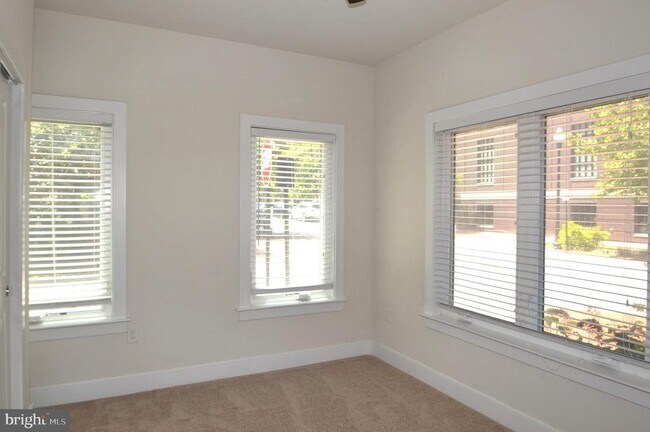 Photo - 408 Stabler Ln