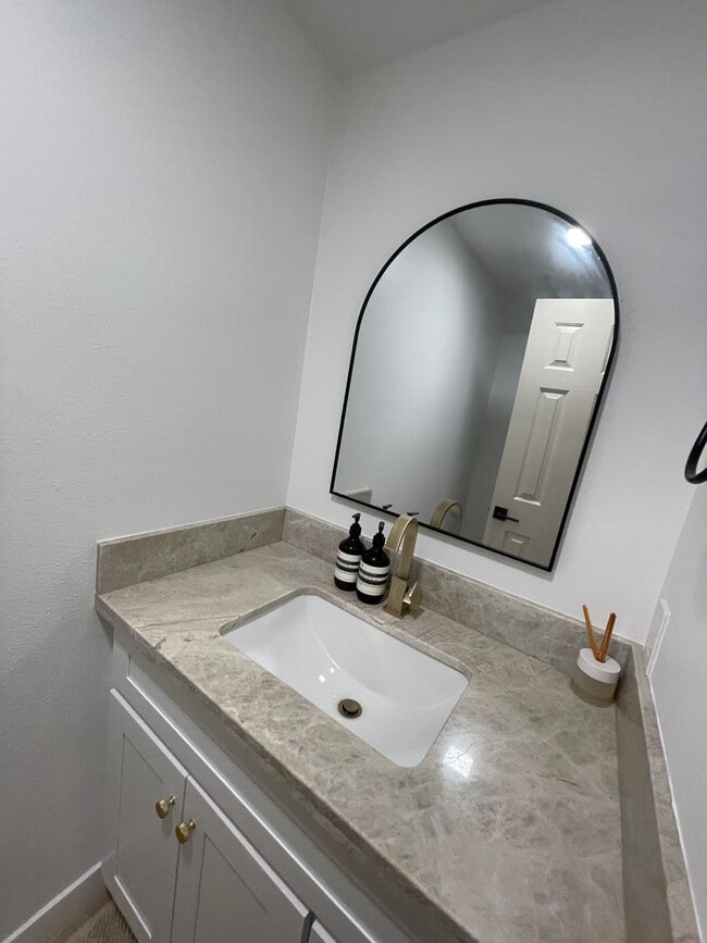 Photo - 2Br/2.5 Bth In Beautiful Monaco Community. Anaheim Hills