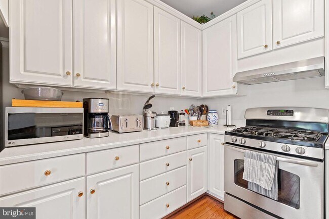 Photo - 727 N Vermont St