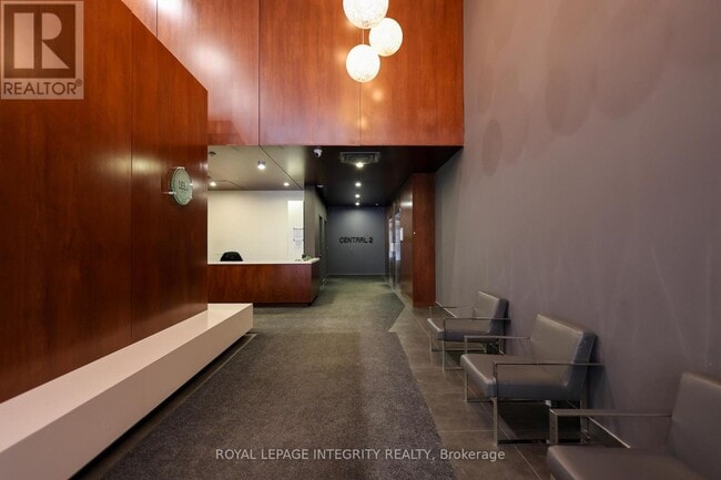 Photo - 360 McLeod St Unité 910