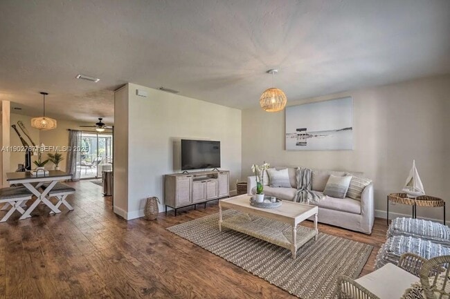 Photo - 558 102nd Ave N