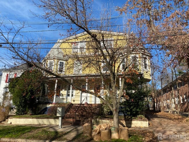 Photo - 235 Montgomery St Unit 2