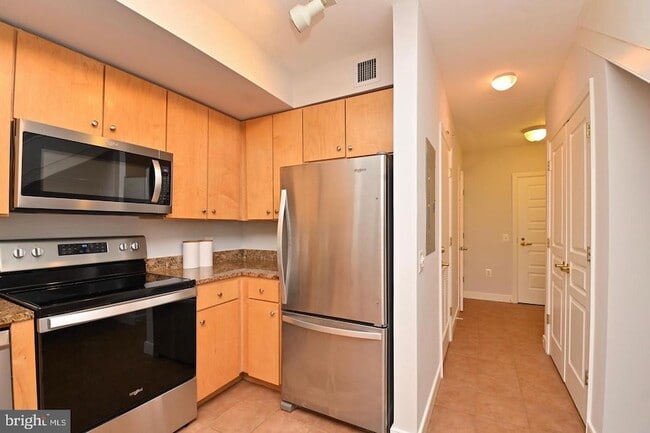 Photo - 616 E Street NW Unit 449 Unidad 449
