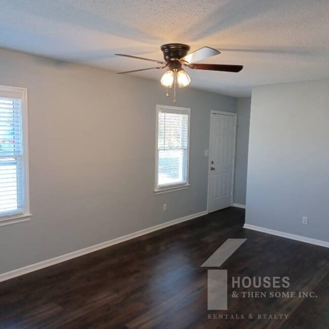 Photo - 14 Baggott St