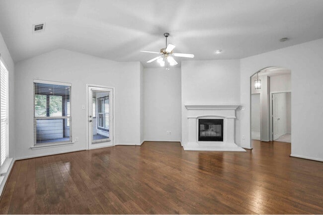 Photo - 5021 Meyers Ln