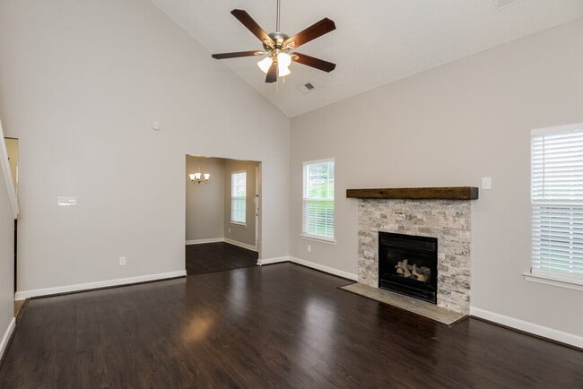 Photo - 2108 Thorn Crest Dr