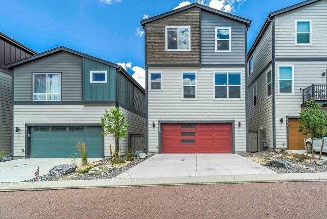Building Photo - Modern 4BR with Open Kitchen, Patio & 2-Car Garage